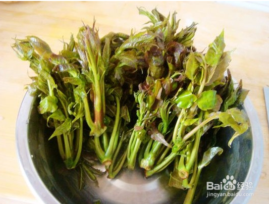 香椿炒鸡蛋的做法