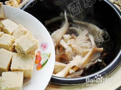 菇耳冻豆腐的做法