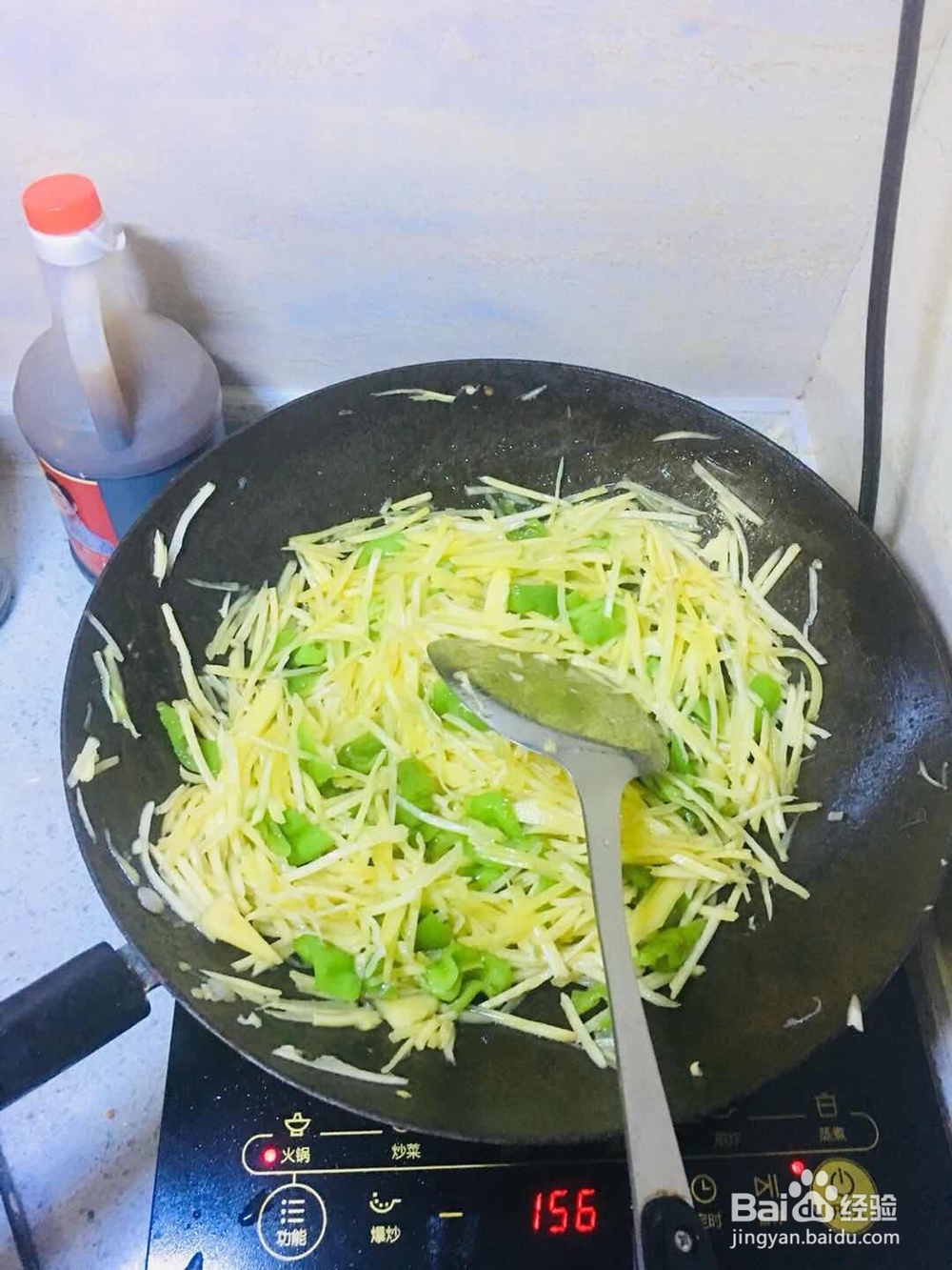 夏天如何制做家常菜尖椒炒土豆丝