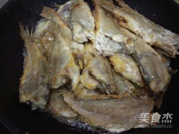 炖小黄花鱼的做法