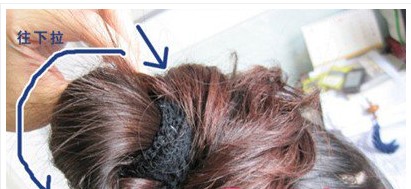 长卷发花苞头扎法