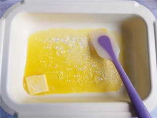 咸蛋黄肉松牛轧糖怎么做