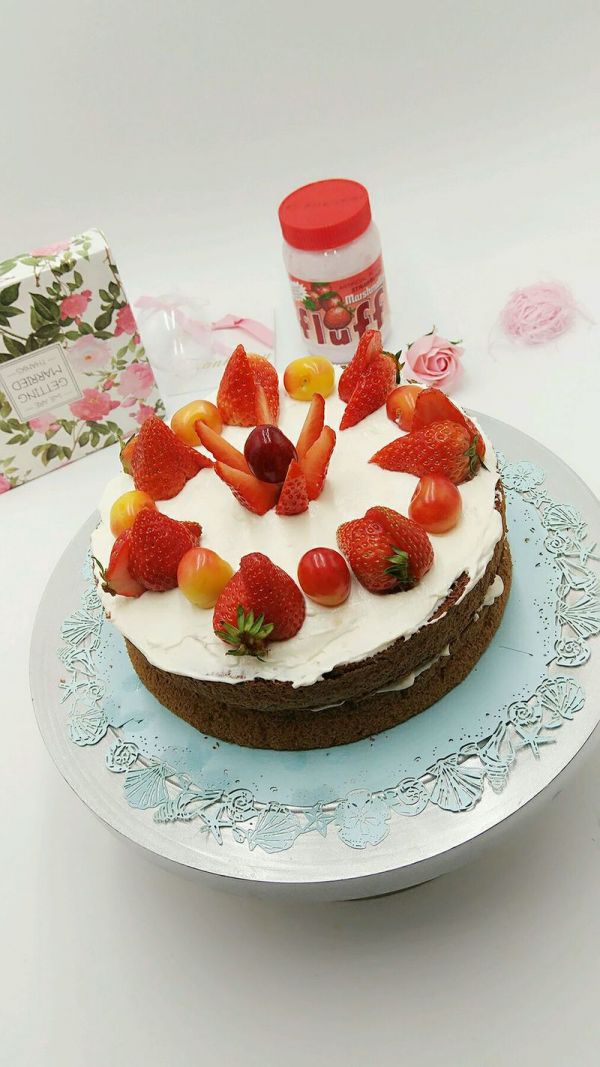 巧克力草莓裸蛋糕