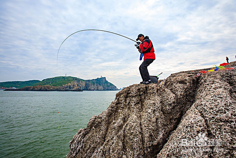 在野外钓鱼怎么选择地点
