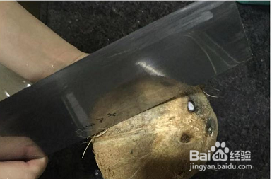 轻松取椰子肉的简便方法？