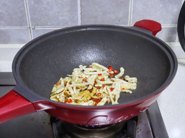 豆角鸡胸肉焖荞麦面