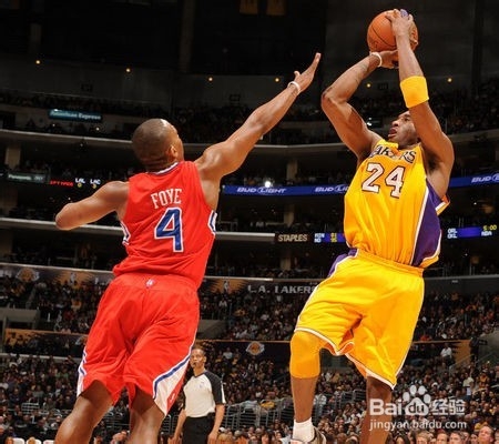 科比后仰跳投