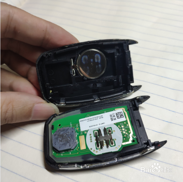 起亚kxcross车钥匙换电池的方法