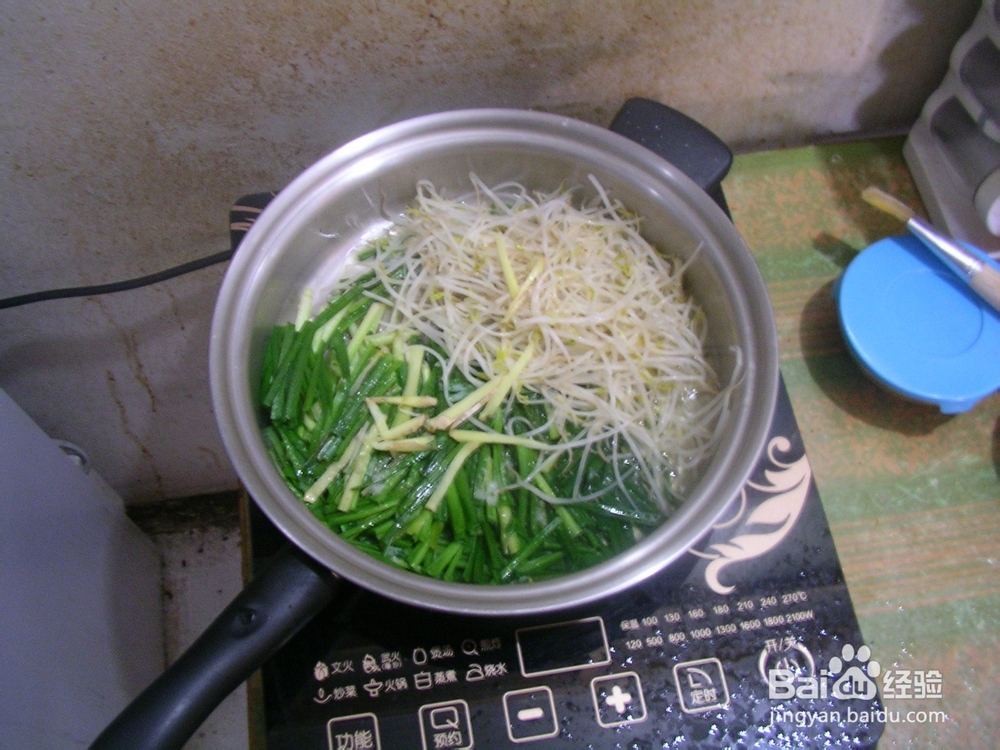 绿豆芽炒韭菜