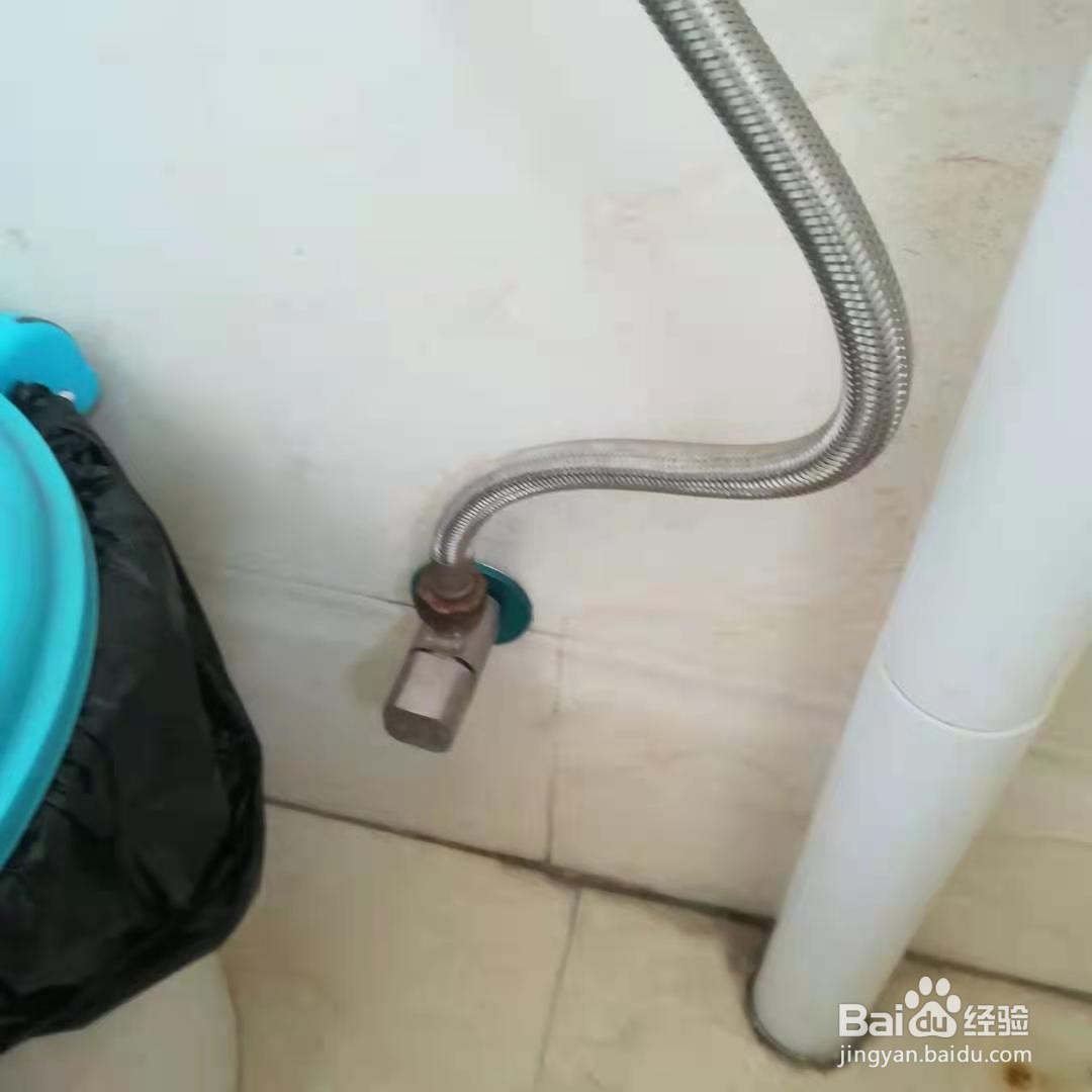 抽水马桶一直上水怎么办