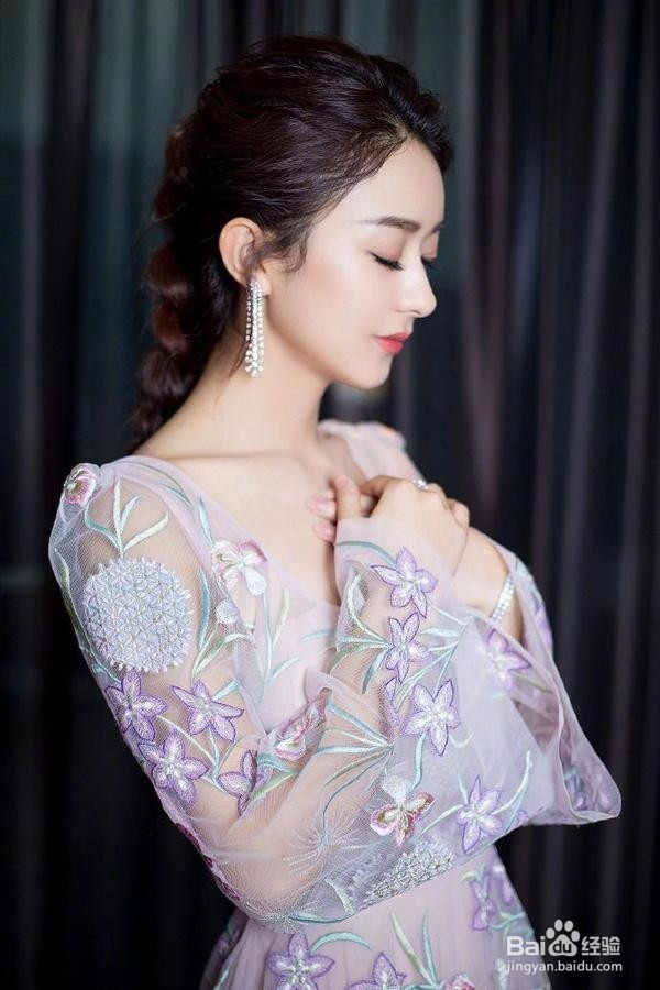 赵丽颖穿搭写真出炉！粉紫连衣裙薄纱美若天仙