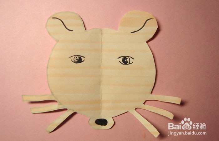 <b>儿童剪纸手工聪明的小老鼠</b>