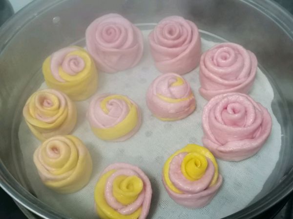 七彩玫瑰花馒头