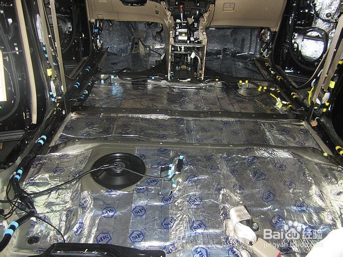 汽车音响改装：[12]汉兰达全车俄罗斯STP隔音