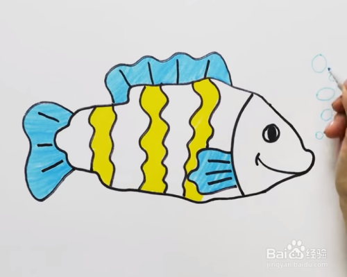 创意手指画系列——如何用手指画彩色小鱼?