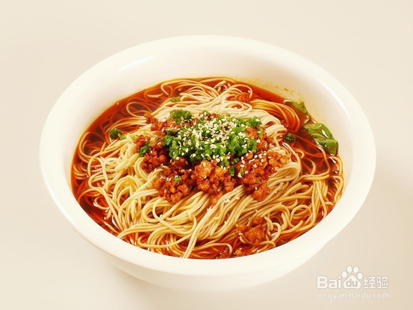 早晨居家自制简单“杂酱面”