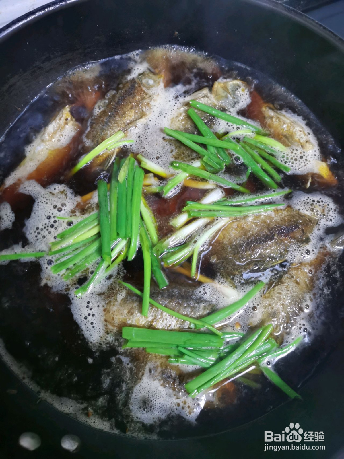 葱烧小鲫鱼的做法