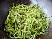 教你做豆角丝浇米饭