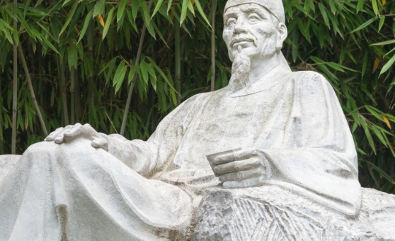 出身未捷身先死长使英雄泪满襟这一句诗高度咏赞的是谁