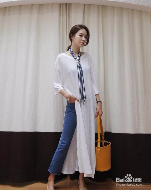 牛仔裤+时髦T恤 打造初夏最美look