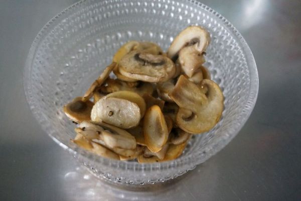 口蘑美式鸡蛋饼佐西班牙火腿