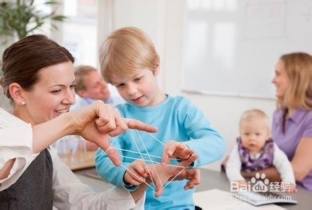 父母要多陪孩子，亲自教育孩子