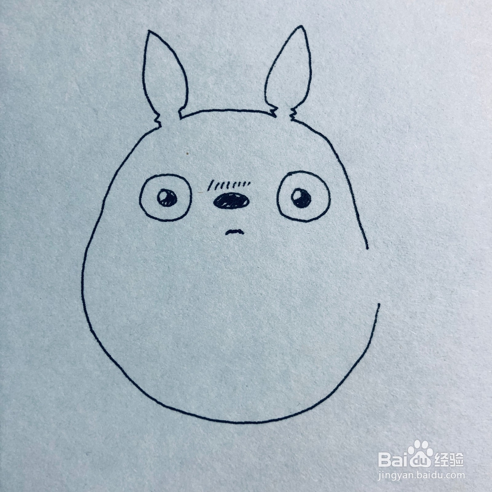 端着西餐的龙猫卡通简笔画绘画