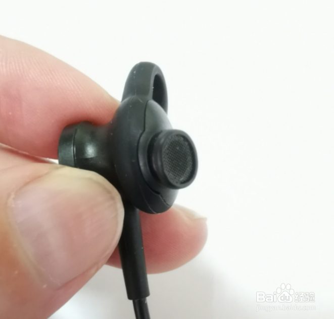 耳撑耳机的正确佩戴方式