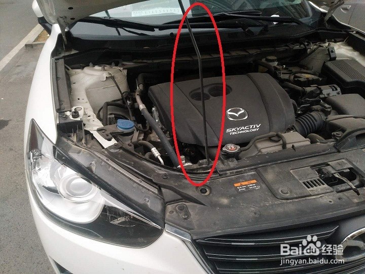 CX-5怎么自己添加玻璃水，如何打开油箱盖