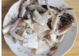 完美取得螃蟹肉：简单方法教你拆解一只活螃蟹