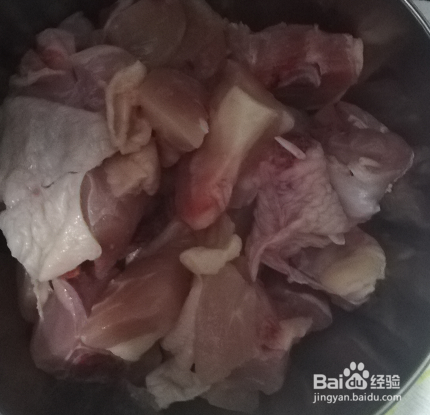 爆香鸡腿肉的做法
