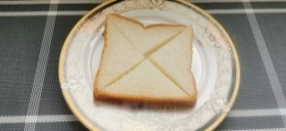 怎么做香煎鸡蛋面包片