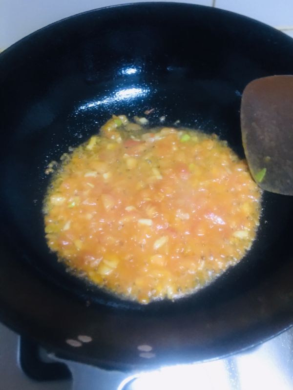 酸汤肥牛金针菇