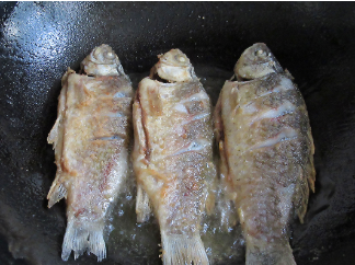 瘦身鲫鱼炖豆腐