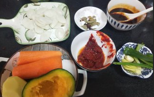 鸡爪鸡翅煲怎么做