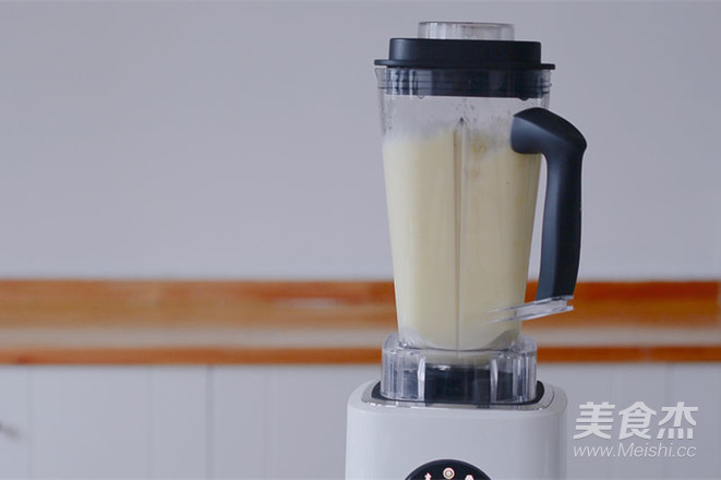 深秋一杯雪梨菠萝汁