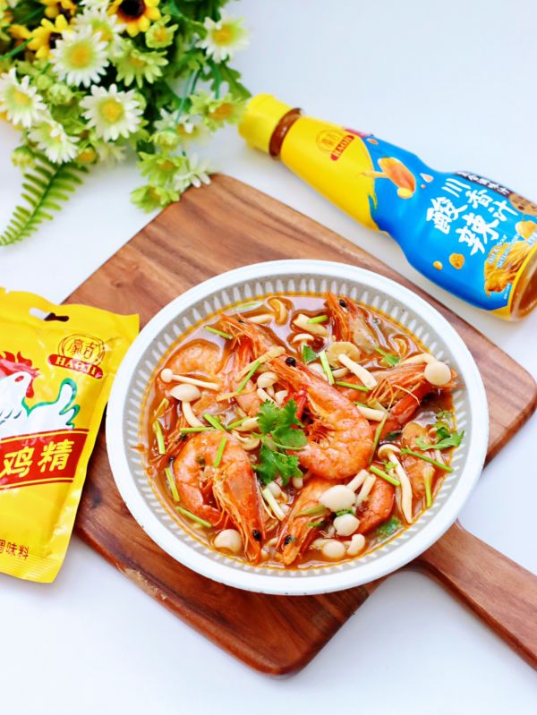 酸汤对虾海鲜菇