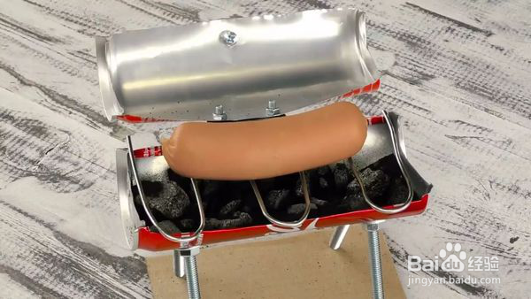怎样用易拉罐做烧烤炉