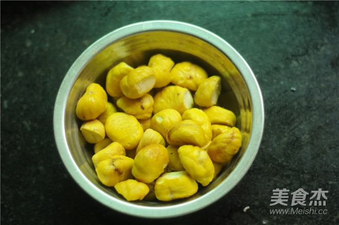 板栗烧鸡的做法