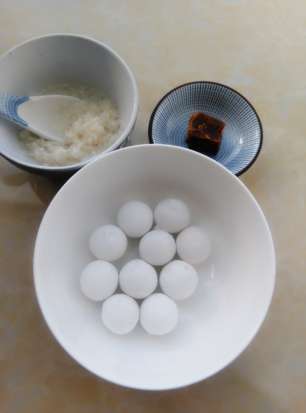 酒酿汤圆的做法