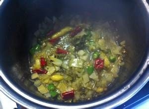 酸菜肉丝米线的做法