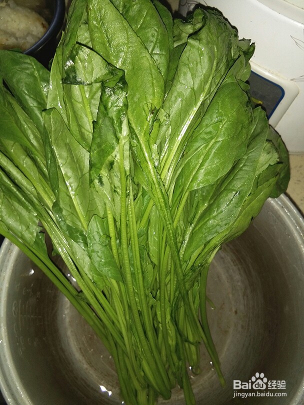 凉拌菠菜鹌鹑蛋