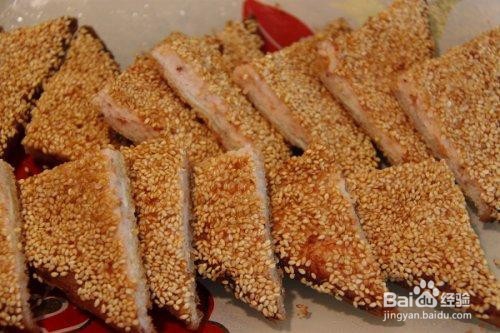 如何制作老街芝麻饼?