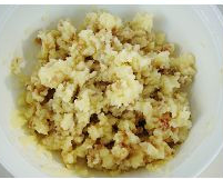 大人和孩子都爱吃的——葡萄干椰蓉土豆泥