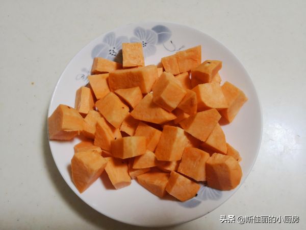 红薯莲子红豆汤