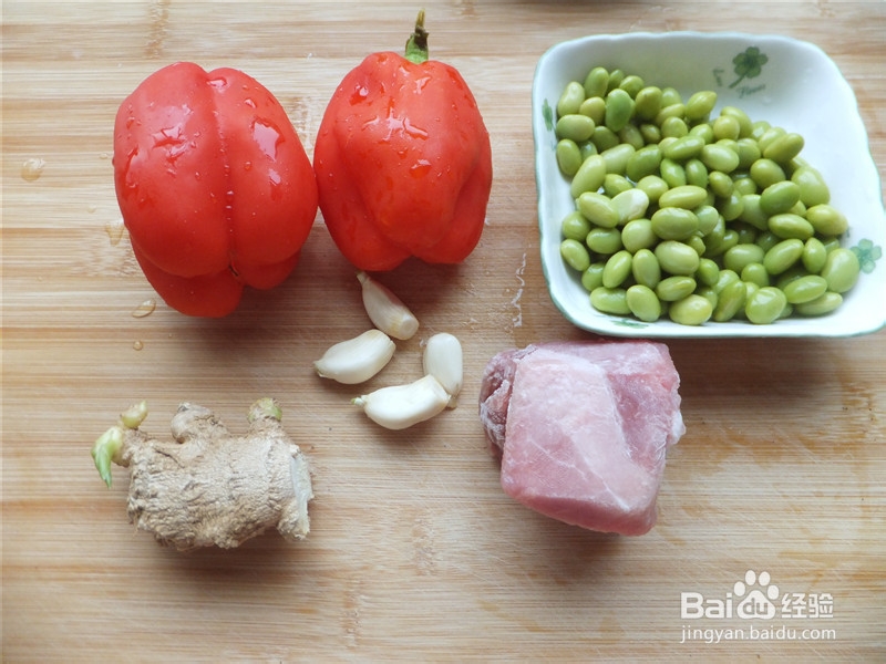 营养丰富——红椒毛豆炒肉做法