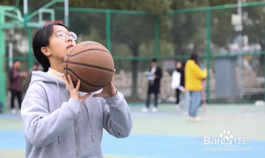 女生定点投篮技巧图解图片