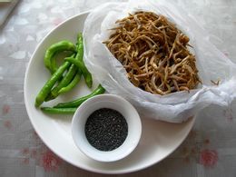 小银鱼炒辣椒