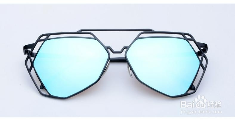 眼镜和脸型的搭配技巧