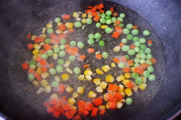 田园时蔬吐司披萨